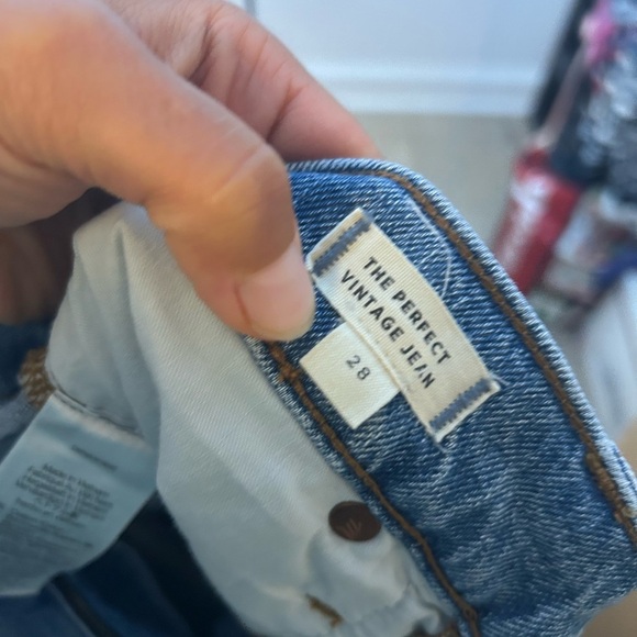 Madewell The Perfect Vintage Jean in Ainsworth Wash - Picture 5 of 7